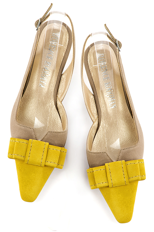 Yellow and tan beige women's open back shoes, with a knot. Tapered toe. Low kitten heels. Top view - Florence KOOIJMAN